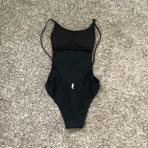 NEW WITHOUT TAGS, size small, Sunny Co swim!